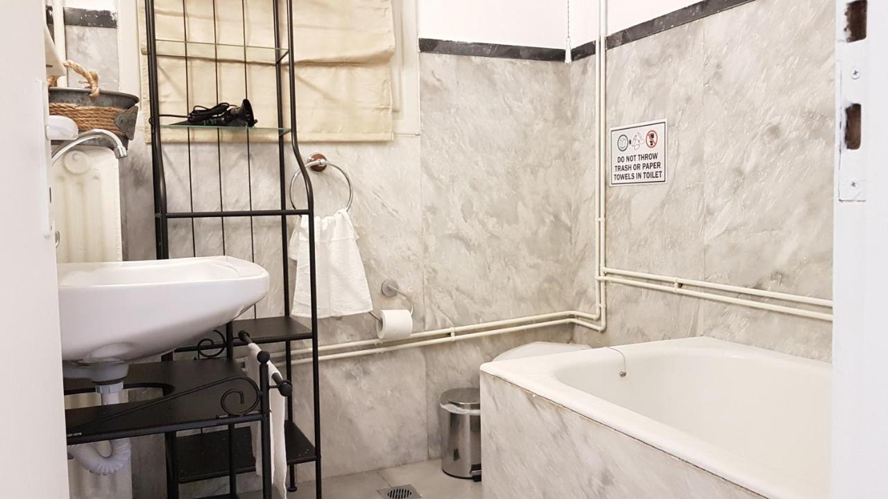 Olive Apartment- Athens Center, 4 Bd, 1.5 Bath Екстериор снимка