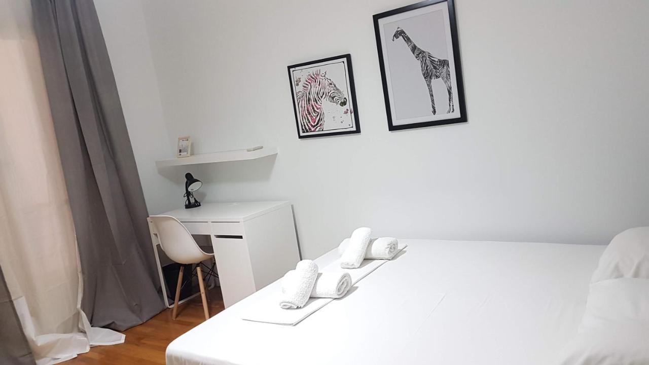 Olive Apartment- Athens Center, 4 Bd, 1.5 Bath Екстериор снимка