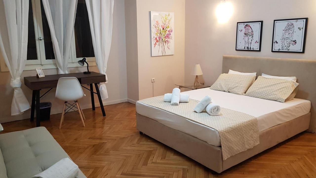 Olive Apartment- Athens Center, 4 Bd, 1.5 Bath Екстериор снимка